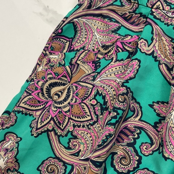 LOFT Women's High Wasted Green Paisley Floral Shorts Sz 2 EUC - Picture 5 of 9